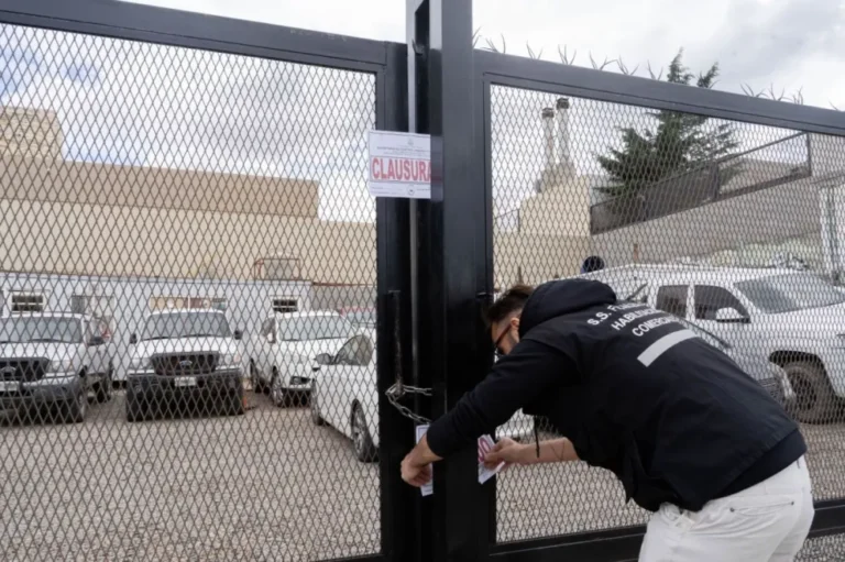 Agencias de autos cerraron sus locales para evitar inspecciones