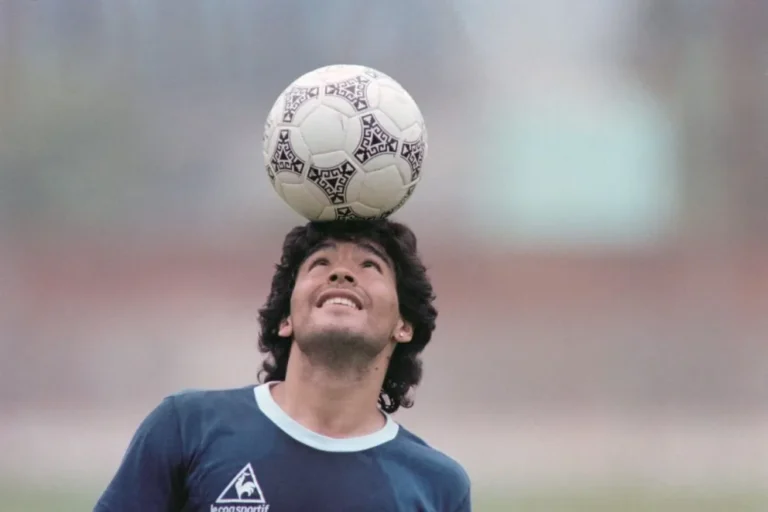 Maradona eterno: el mundo recuerda los 65 años del nacimiento del ídolo argentino