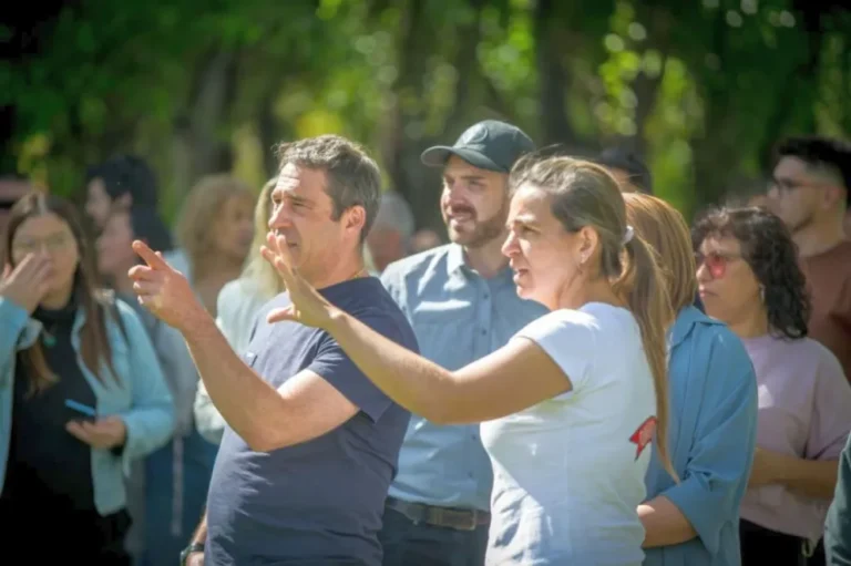Luque cerró campaña en Sarmiento y llamó a votar el domingo para “ponerle un freno al ajuste”