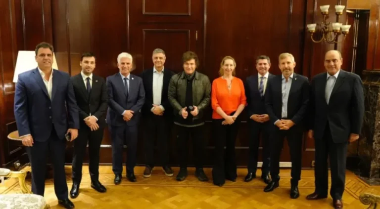 Los gobernadores ya están con Milei para abordar Presupuesto 2026 y reforma laboral