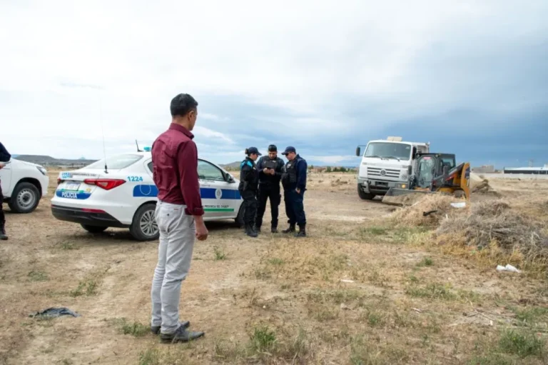 Denuncian extracción ilegal de áridos en tierras fiscales de Km 8