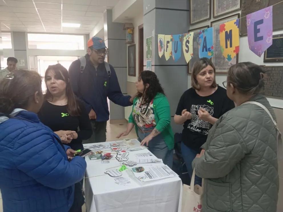 Campaña de salud mental en el Hospital Regional con charlas y entrega de folletería