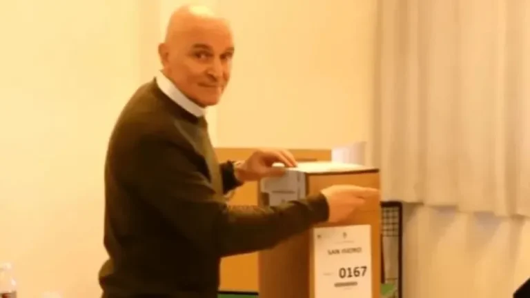 Espert votó y evitó a la prensa en medio del escándalo por sus presuntos vínculos con el narcotráfico