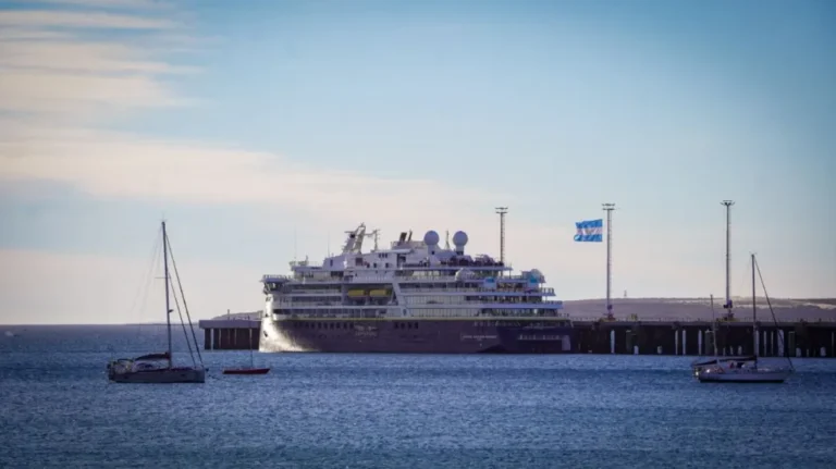 La temporada de cruceros en Chubut comenzó con el arribo del National Geographic Endurance