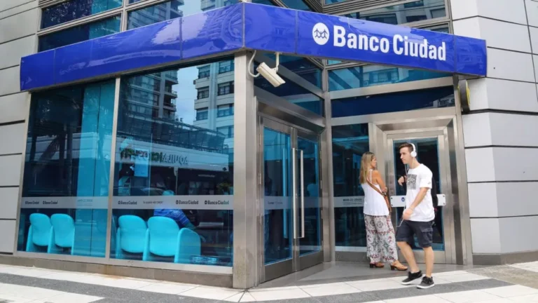 Argentina: bancos sin atención al público por el Día del Bancario