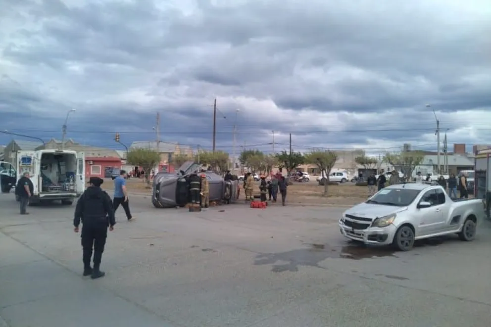 Choque y vuelco en Km 8