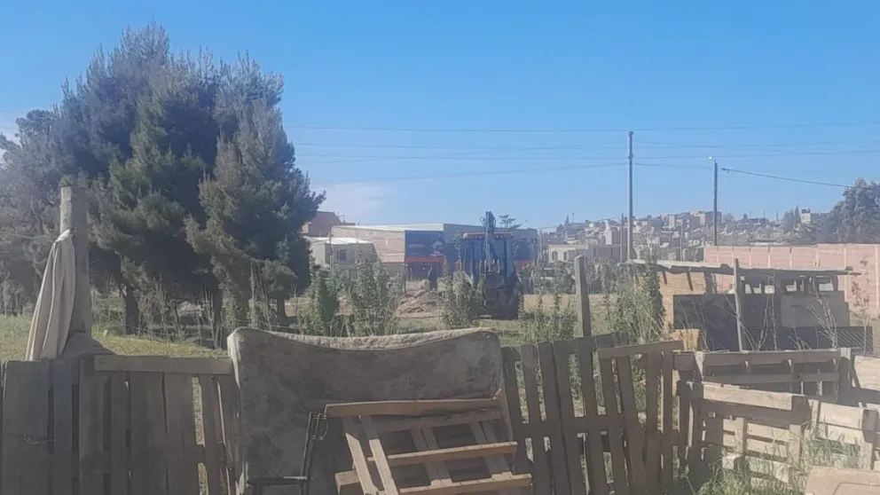 Amenazan con demoler la vivienda de una familia con tres menores de edad