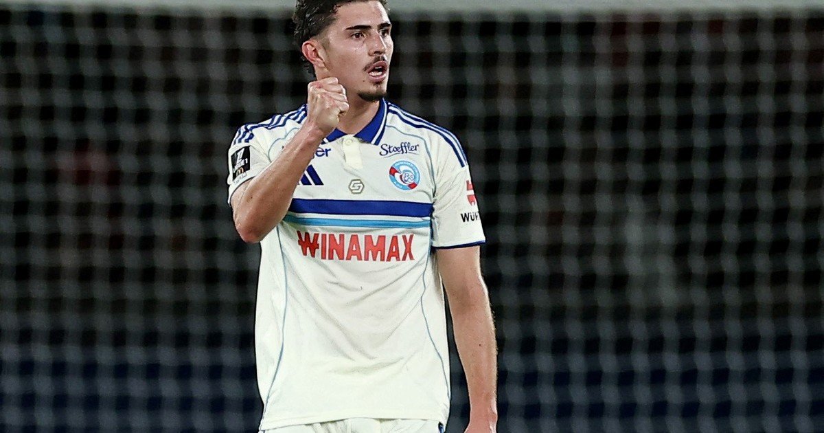 Doblete de Joaquín Panichelli y asistencia mágica del Colo Barco en el frenético 3-3 entre Estrasburgo y PSG en el Parque de los Príncipes