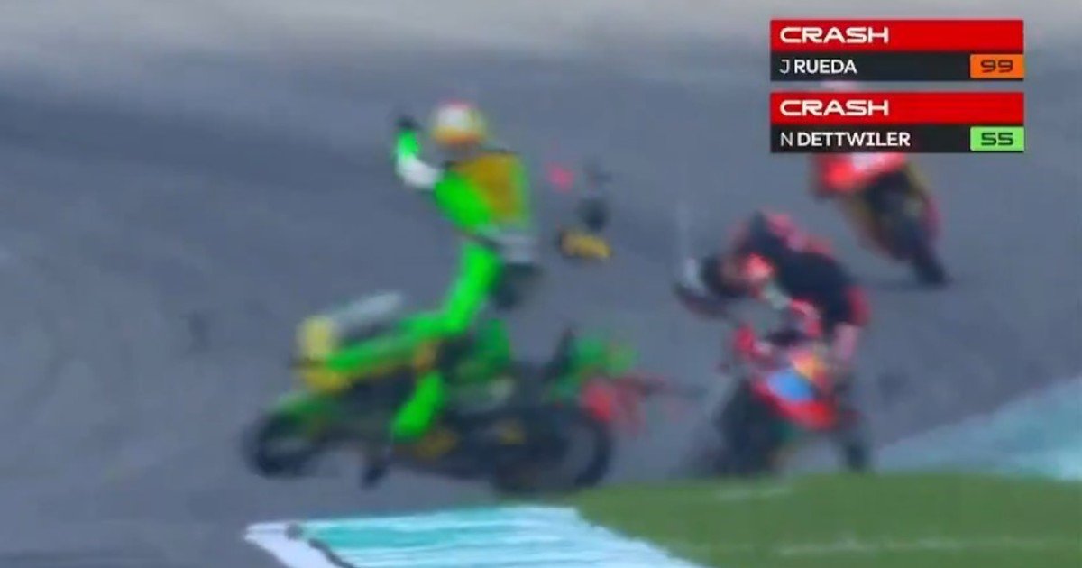 Brutal accidente en el Moto3, donde compite el argentino Perrone: el flamante campeón chocó en la vuelta previa y terminó en el hospital