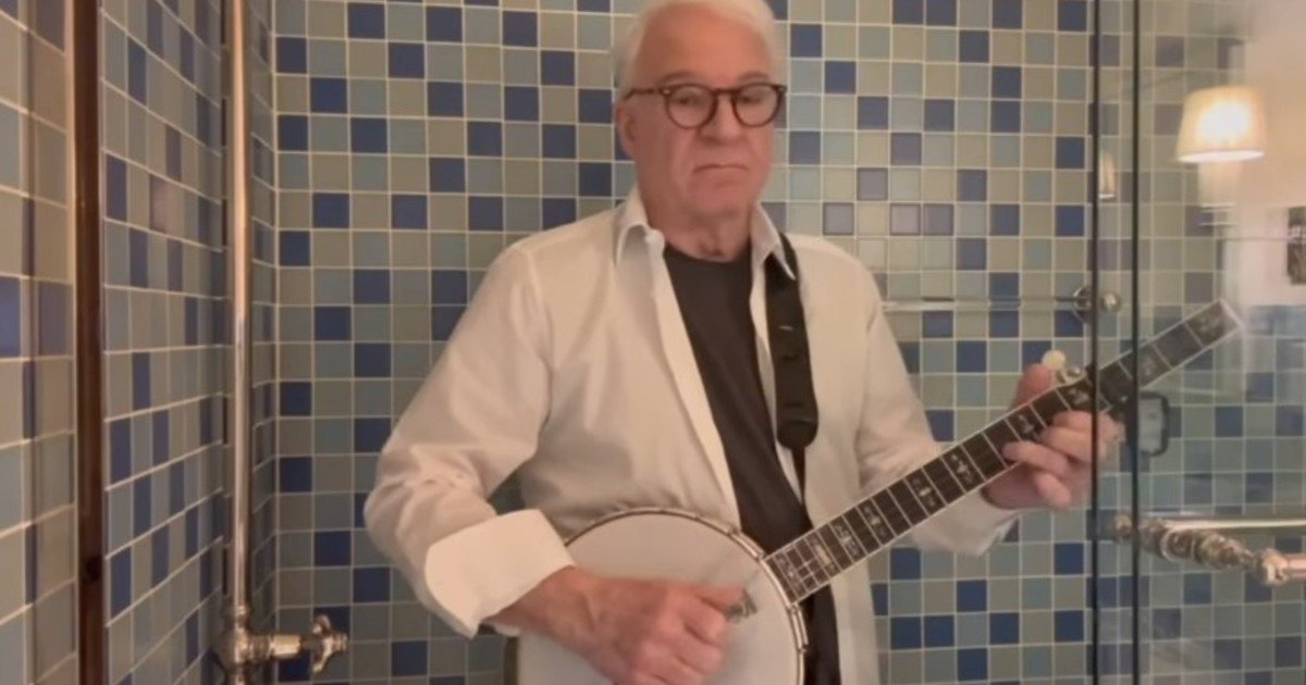 La vida secreta de Steve Martin, el actor cómico que graba discos con un banjo, gana Grammys y está N°1 en el ranking