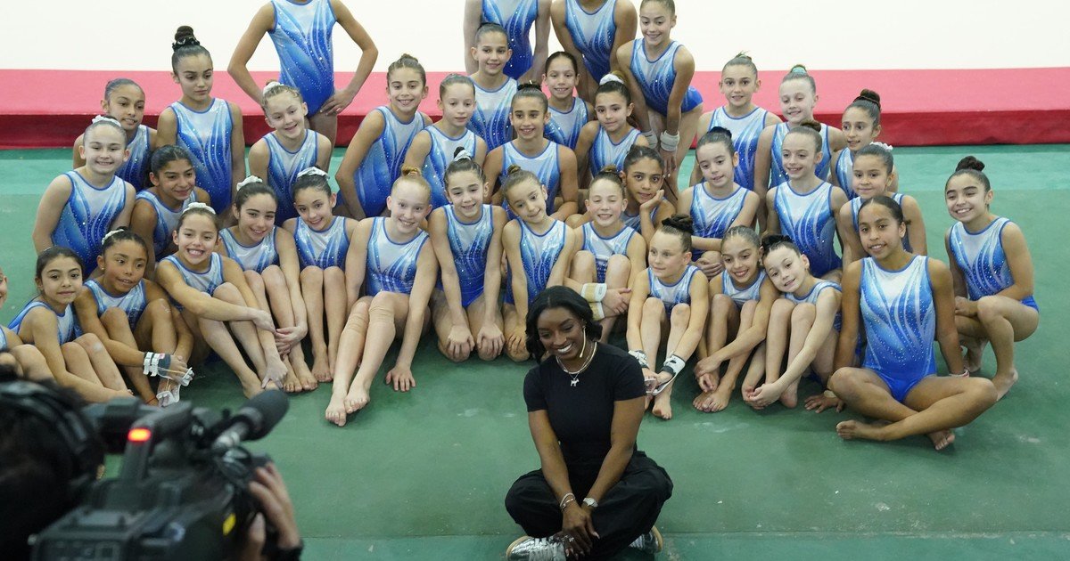 Mágica e inolvidable, Simone Biles le regaló su talento a jóvenes gimnastas en Buenos Aires y se llevó una dosis de argentinidad cuando le pidieron "unos Juegos Olímpicos más"