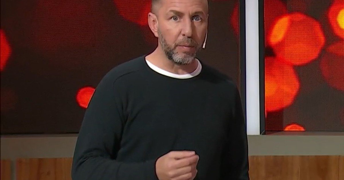 El periodista argentino Emiliano Pinsón habla de su enfermedad y presenta su primer libro