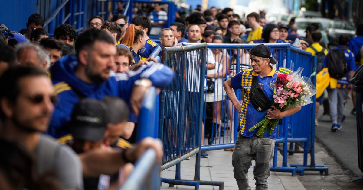 La despedida de Miguel Ángel Russo en La Bombonera: una multitud sin distinción de camiseta, el camino de su adiós y una imagen que le hubiera encantado ver
