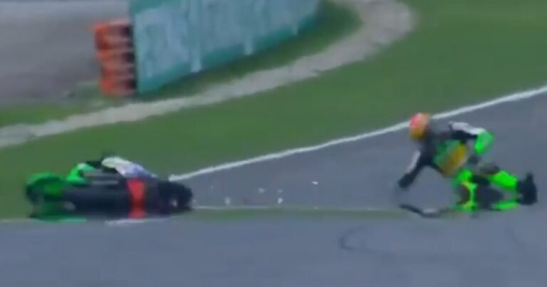 Cuál es el estado de salud del joven piloto que sufrió un brutal accidente en el Moto3: "Su condición es estable pero todavía crítica"
