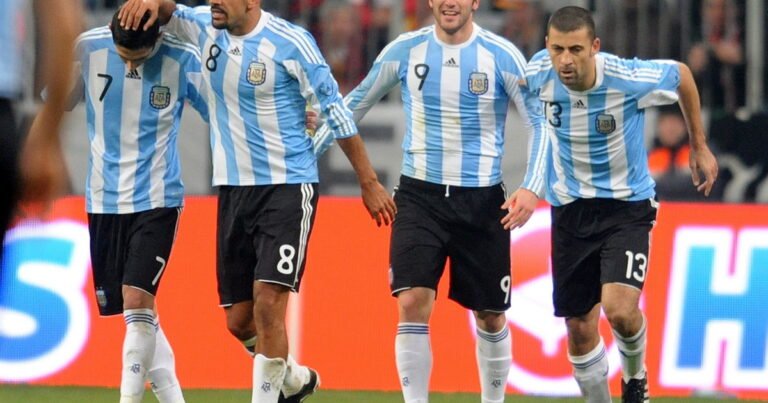 La sanción de la AFA a Verón y los jugadores de Estudiantes hizo estallar las redes de memes: "Perdón por decirte inglés"