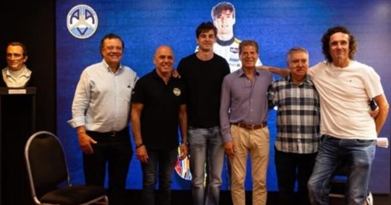 Nicolás Varrone empieza a mentalizarse en la Fórmula 2: "Nunca pensé que iba a llegar este momento para mí"