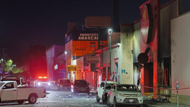México: una explosión en un supermercado de Hermosillo deja al menos 23 personas muertas