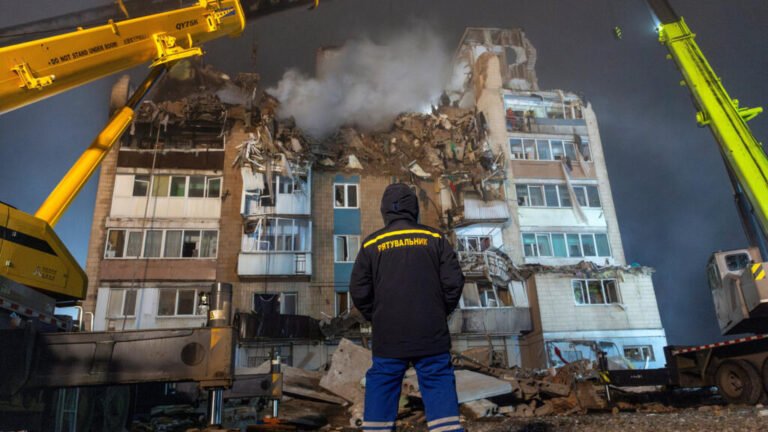 ¿Qué se sabe del plan de paz de Trump para Ucrania y por qué la UE se alarma?