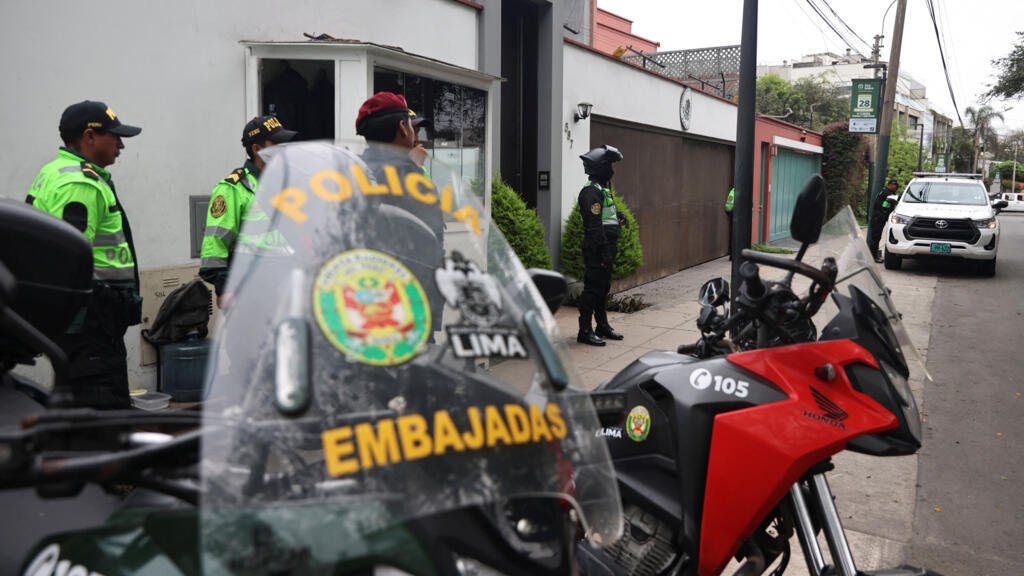 Tensión México-Perú: ¿habrá intervención en la Embajada mexicana en Lima para capturar a Betssy Chávez?