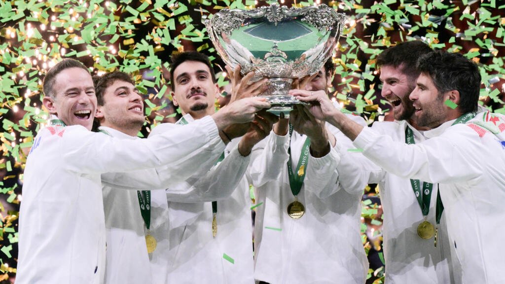 Italia gana sin Sinner a España y conquista su tercera Davis seguida