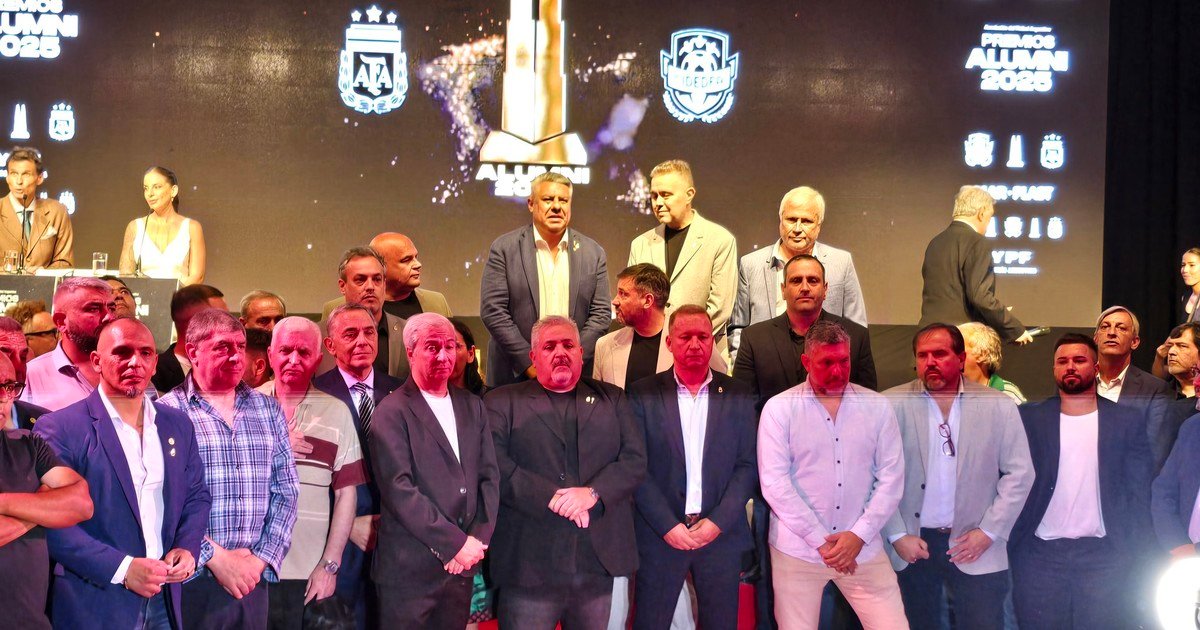 Operativo "Seca nucas": cómo se gestó la cadena de mensajes de los clubes del Ascenso y el Consejo Federal en apoyo a Chiqui Tapia