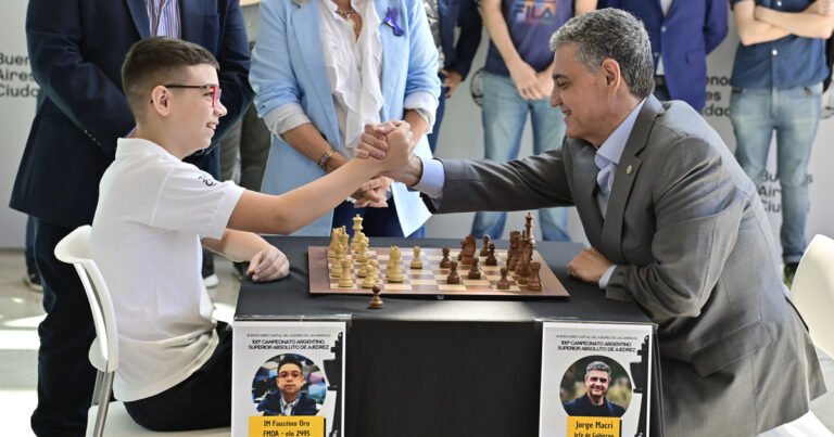 Con el prodigio Faustino Oro, el 100° Campeonato Argentino de ajedrez tuvo su primera de diez jornadas a pura tensión
