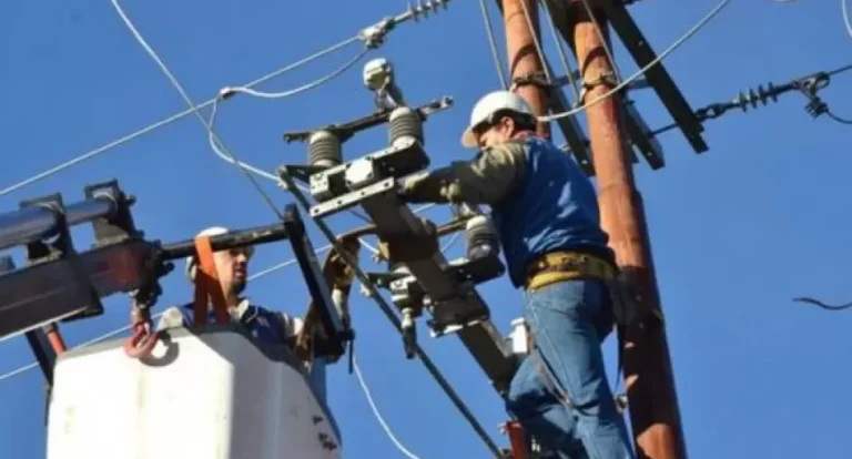 Por qué pagarás más de luz que una pyme: el cambio que nadie esperaba