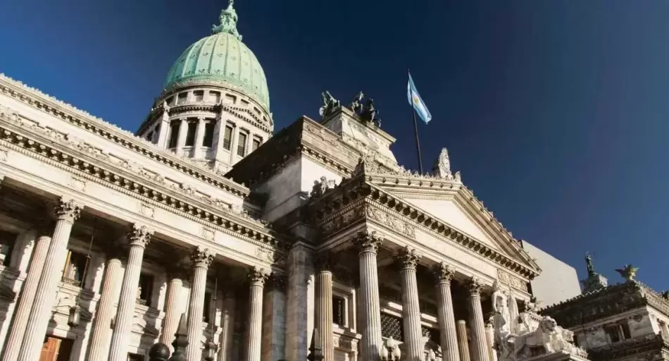 La reforma laboral llegará con un blanqueo de trabajadores debajo del brazo