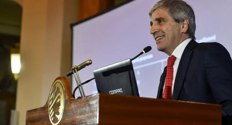 "El escenario cambió": el anuncio de Caputo que sorprende a empresarios y mercados