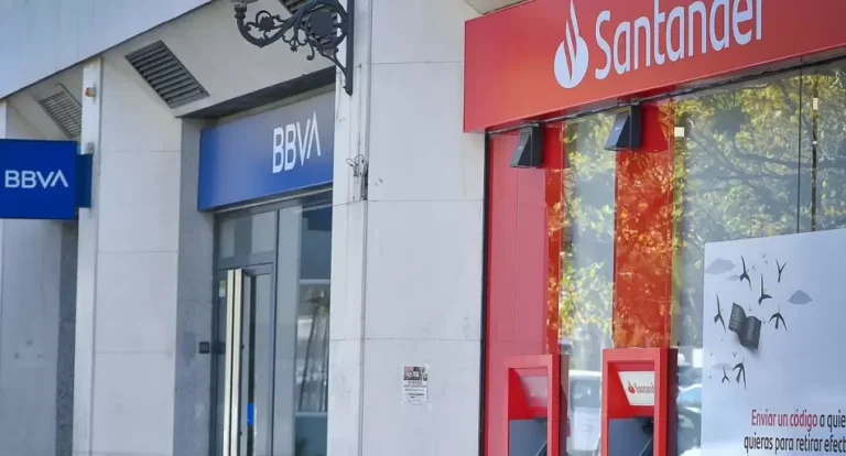 Créditos congelados: BBVA y Santander recortan operaciones en Argentina