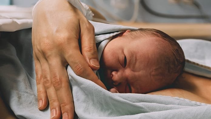 La Policía frustra la venta de una recién nacida por 3.000 euros en Málaga