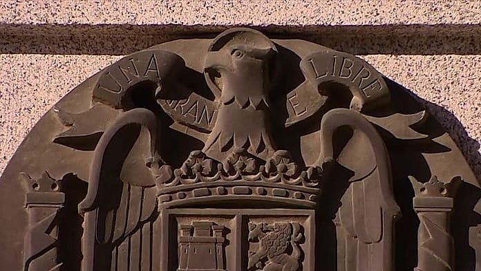 España creará un catálogo estatal con 4.000 símbolos franquistas para retirarlos