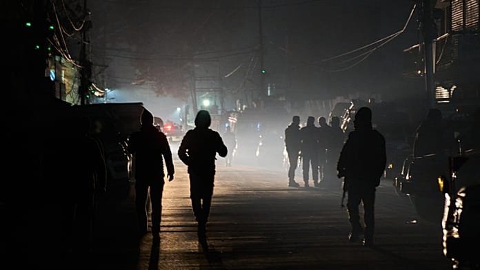 Una explosión mortal en una comisaría de Policía de Cachemira acaba con 9 personas