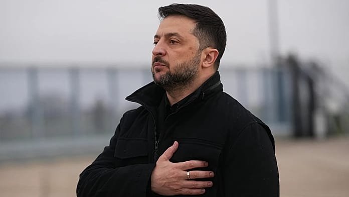 EE.UU. y Rusia negocian un acuerdo de paz a espaladas de Ucrania: ¿Qué concesiones contempla?