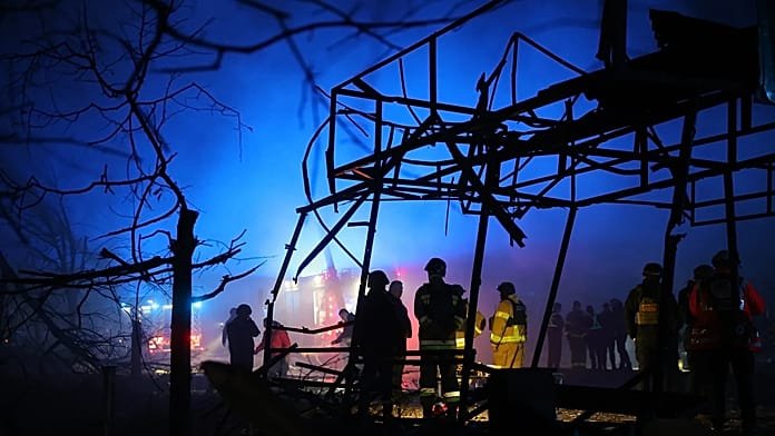 Al menos 5 muertos en un ataque ruso con bomba planeadora en el sur de Ucrania