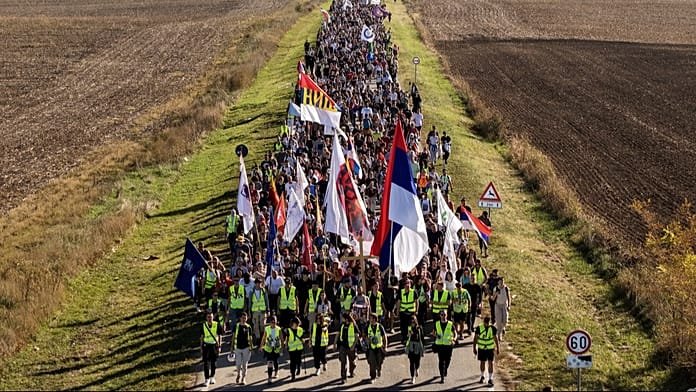 Grandes manifestaciones en Serbia al cumplirse un año del trágico derrumbe de la marquesina de la estación de tren de Novi Sad