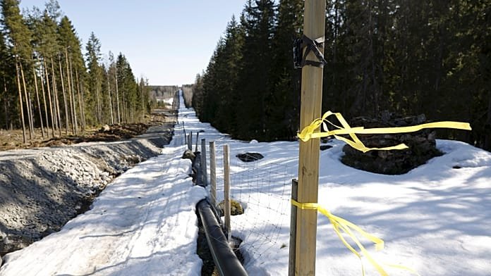 Finlandia finaliza otro tramo de la valla fronteriza con Rusia para frenar la inmigración ilegal