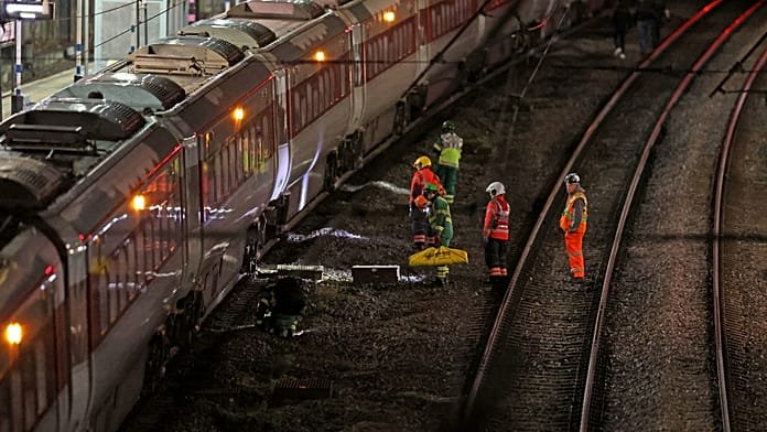 Nueve heridos en estado grave tras un apuñalamiento múltiple en un tren cerca de Londres