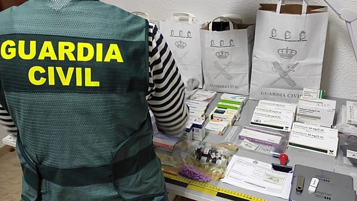 La Guardia Civil desmantela una red de venta ilegal de medicamentos para fabricar drogas