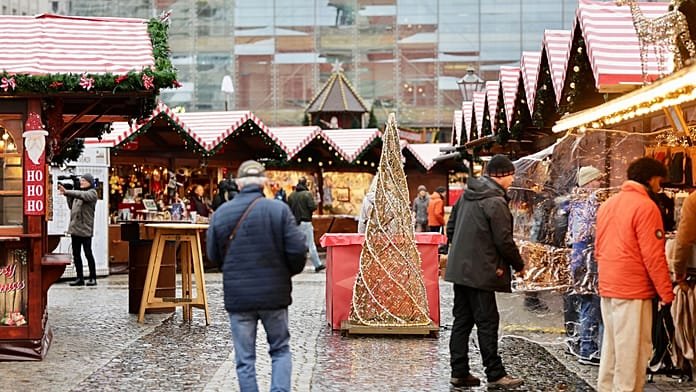 Reabre el mercado navideño de Magdeburgo en Alemania 1 año después del atropello mortal