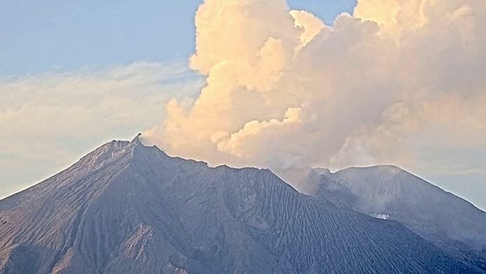 El volcán Sakurajima entra en erupción en Japón, arroja ceniza a gran altura sobre Kagoshima