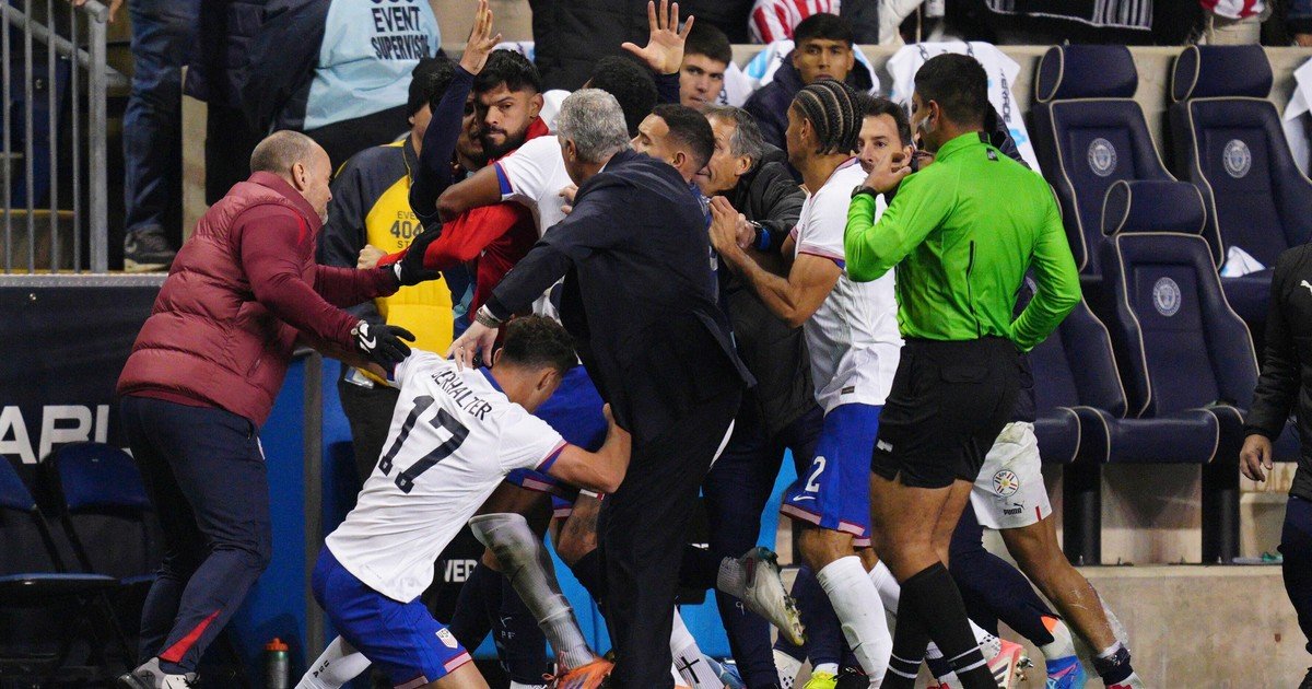 Escándalo en un amistoso entre Estados Unidos y Paraguay: los equipos de Mauricio Pochettino y Gustavo Alfaro, a las piñas