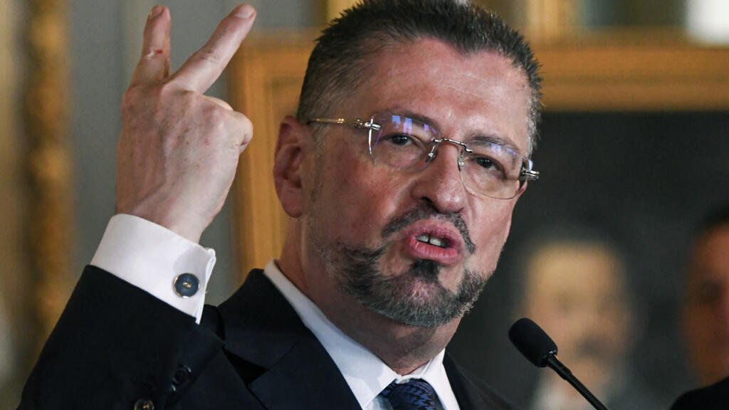 Congreso de Costa Rica avanza hacia posible destitución de Rodrigo Chaves por presunta injerencia electoral