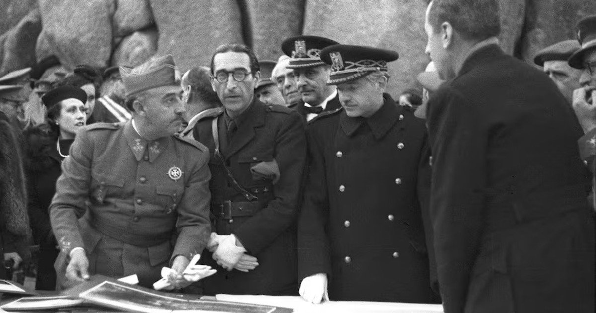 España acelera el desmantelamiento de instituciones que hacen apología del franquismo