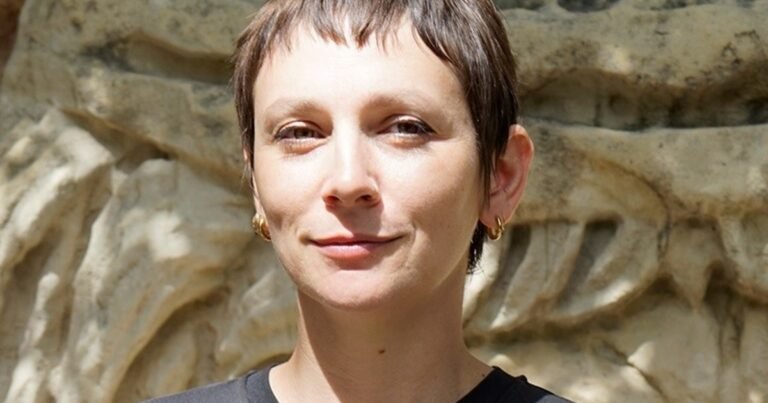 ‘Aliène’, la novela que mezcla terror rural, política y deseo en la Francia contemporánea