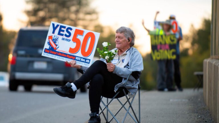 La Administración Trump demanda a California por rediseñar distritos electorales