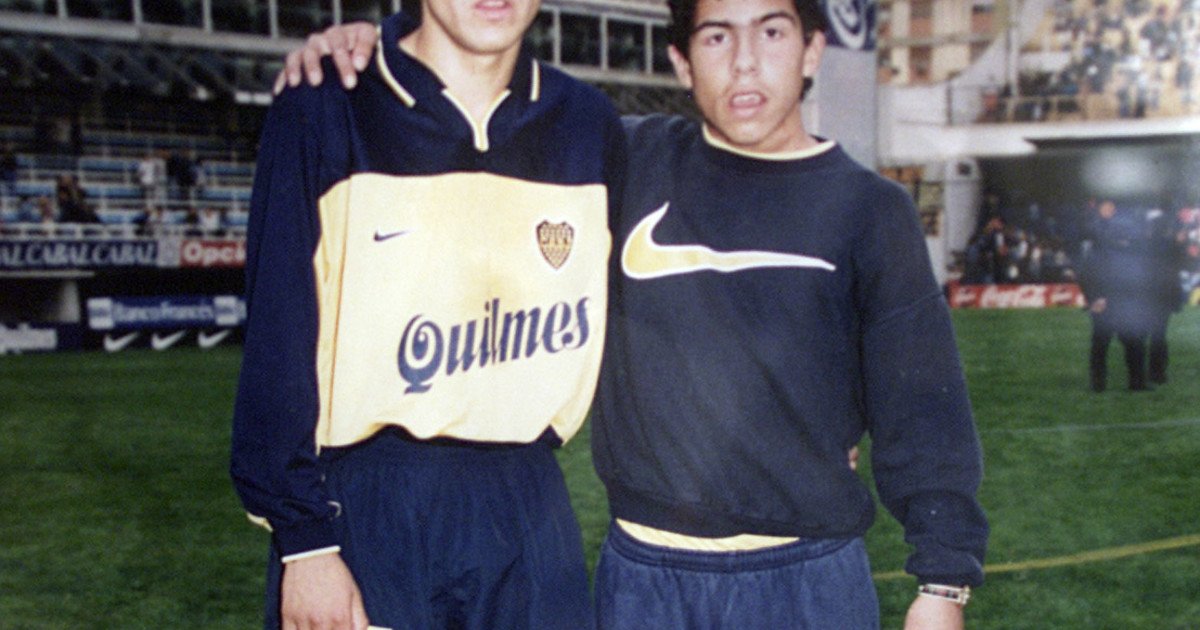 Riquelme recibe a Carlos Tevez en la Bombonera: una relación entre dos ídolos que pasó de la cordialidad a los dardos cruzados