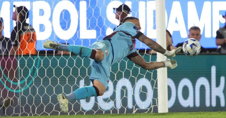 El 1x1 de Lanús campeón de la Copa Sudamericana: Losada se llevó todos los aplausos, pero tuvo a Izquierdoz y Canale como sus protectores