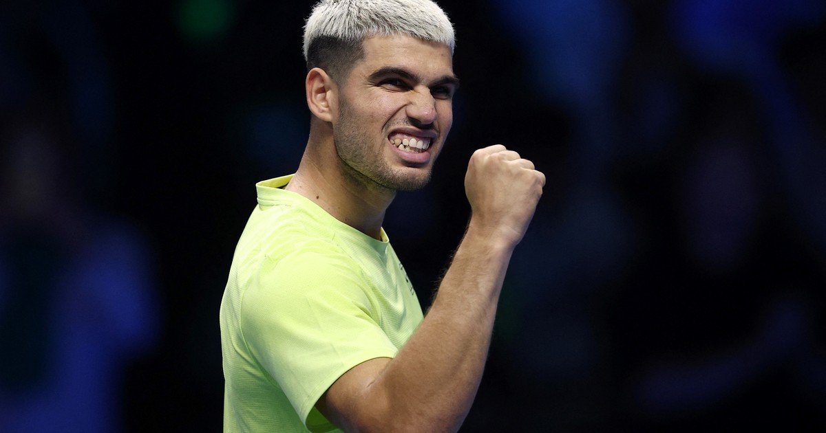 Carlos Alcaraz empezó el operativo para volver al "1" del ranking: sólido triunfo sobre Di Miñaur en su debut en el ATP Finals de Turín