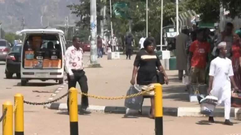 Nigeria reacciona a amenaza de Trump de intervenir por "asesinatos de cristianos"